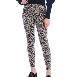 Anna & Ava leopard print leggings size large NWT